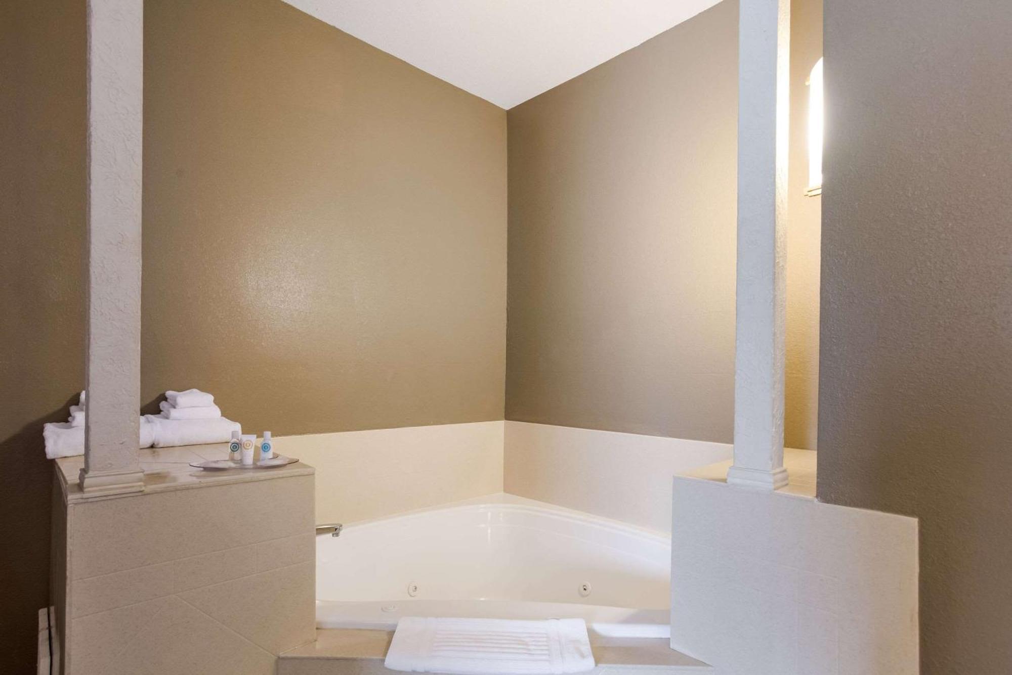 Comfort Suites North Mobile Saraland Bagian luar foto